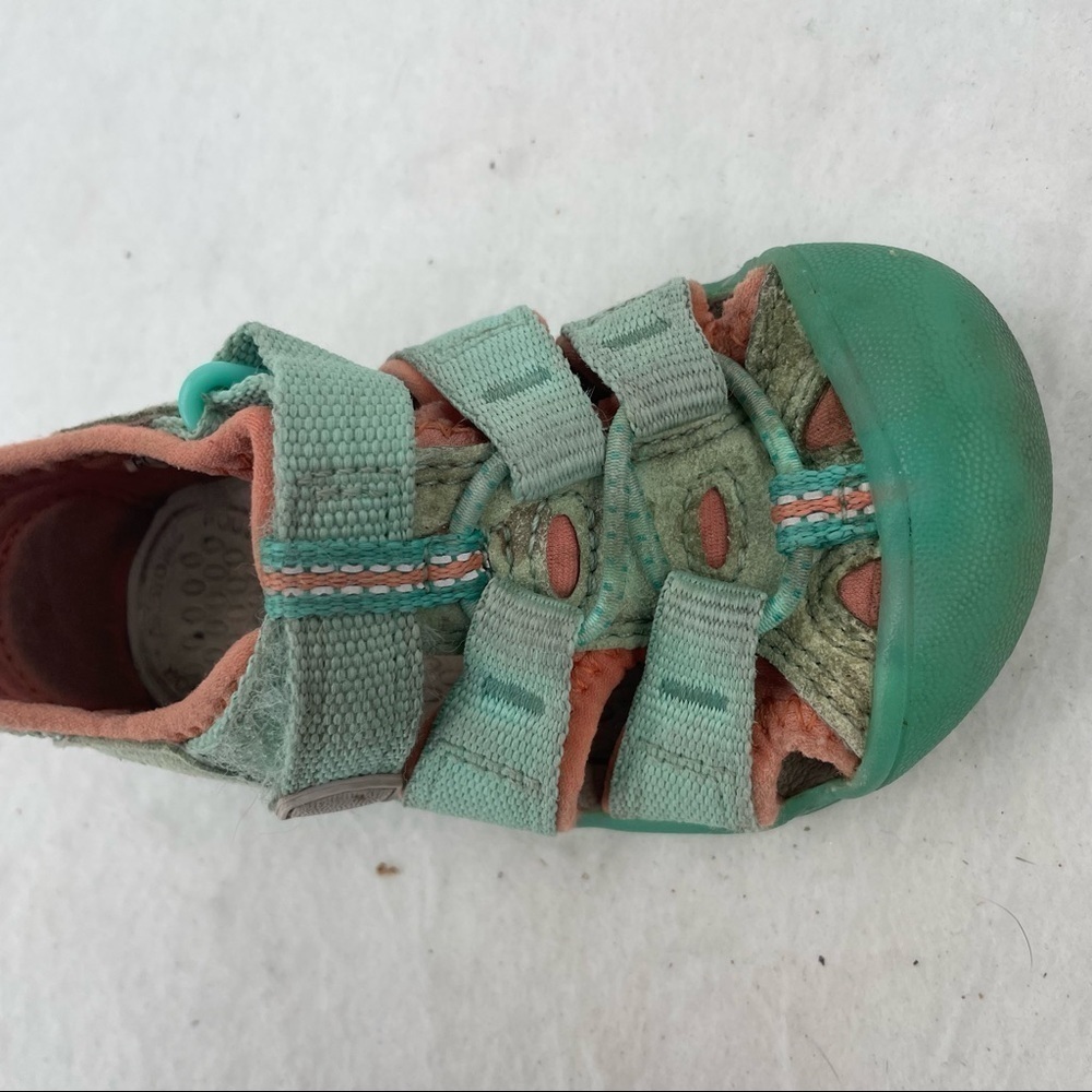 KEEN Girls Newport H2 Sandal Color: Cockatoo/Coral size: 6 - Picture 10 of 16